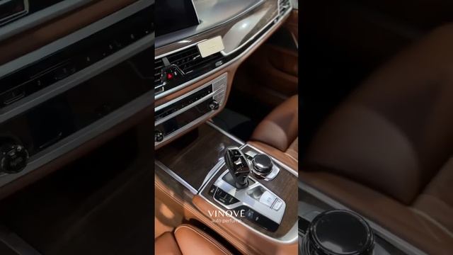 Ароматизатор в авто Vinove Leather BMW