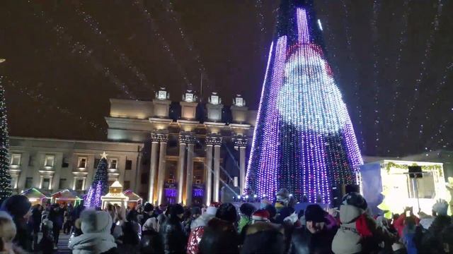 На площади Куйбышева танцуют под GAYAZOV$ BROTHER$ Увезите меня на Дип-хаус смотреть онлайн