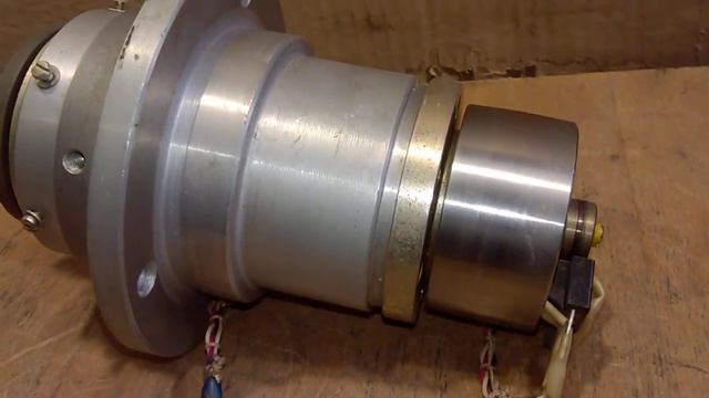 Шпиндель с таходатчиком от ЭВМ накопителя. смотреть онлайн