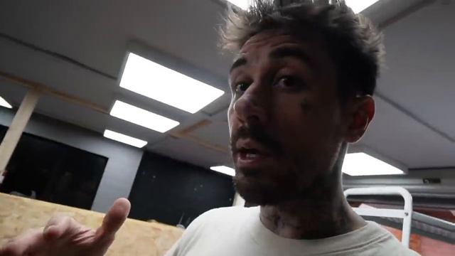 INSANE GARAGE MAKEOVER... DIY STYLE! смотреть онлайн