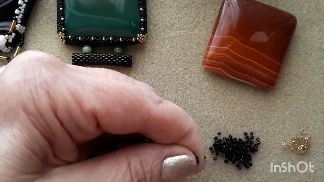Мозаичное оплетение  квадратного кабошона бисером без основы. Часть 1.