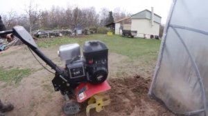 Працуе культыватар  сапраўдны амерыканец Craftsman 900 series