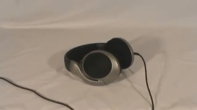 Video Review About Sennheiser HD 555 смотреть онлайн