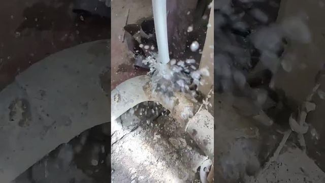 Трудовые будни сантехника на заводе