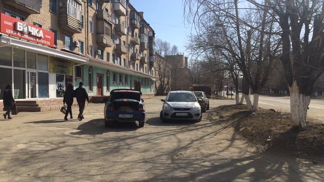 Видео у входа г. Ясный, ул. Свердлова, д.7 смотреть онлайн