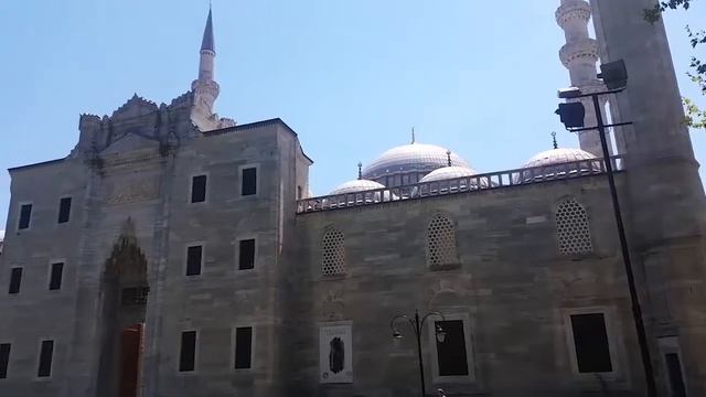 Стамбул, Мечеть Сулеймания, Вид снаружи, Медресе, Комплекс Сулеймания смотреть онлайн