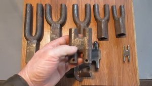 Инструмент вилка для кузнеца