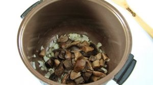 Макароны с грибами в мультиварке