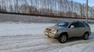Toyota Harrier 2.2 передний привод снег