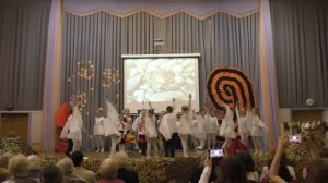 "А ну ка песню нам пропой веселый ветер..."
