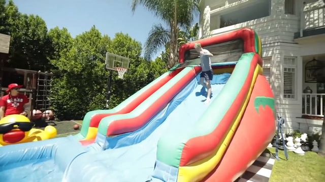 We Built A Giant Waterpark In Our Backyard - FaZe Clan смотреть онлайн