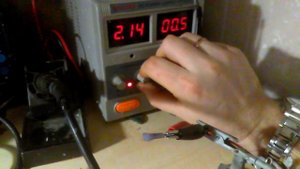 Проверяем предохранитель тесла