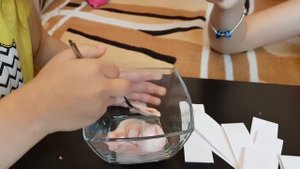 ЛИКА и МИЛАНА играют в магазин МОРОЖЕНОГО для детей \ Milana Pretend play selling ice cream