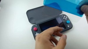 Nintendo Switch Lite - как правильно клеить защитою пленку