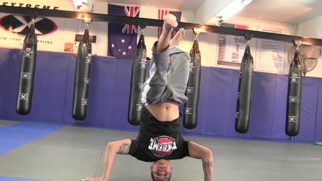 Capoeira Classes At Extreme MMA Melbourne смотреть онлайн