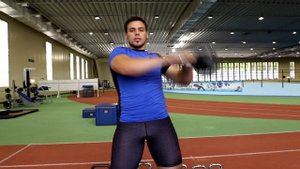 Укрепляем мышцы корпуса с гирей за 2 минуты - пресс и косые