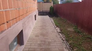 Отмостка вокруг дома и парковка под автомобиль из плитки. 353 м²    за 14 дней