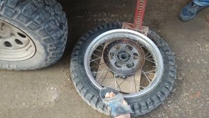 Снятие моторезины Mitas E07 / Removing a wheel Mitas E07