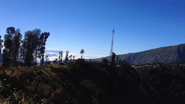Завтрак с видом на вулкан Бромо, остров Ява, Индонезия | Bromo morning, Indonesia смотреть онлайн