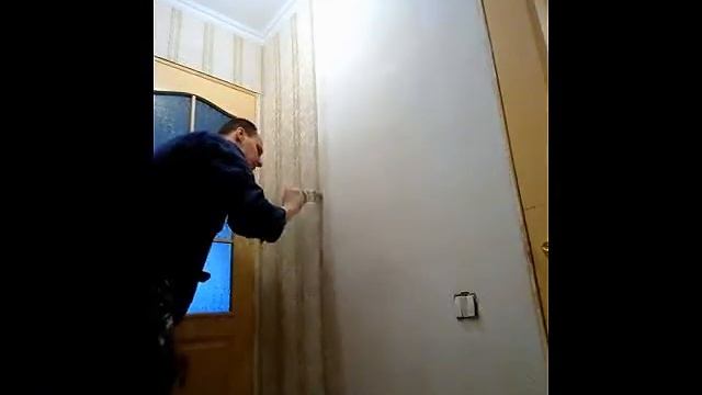 Как наклеить обои своими руками смотреть онлайн