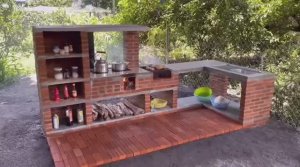 Садовая дровяная печь из кирпича с варочной панелью и барбекю своими руками.