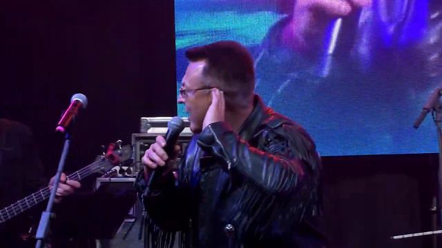 Александр Попов и группа Old School Band — День города 2020г. The Beatles on the river Обь! смотреть онлайн