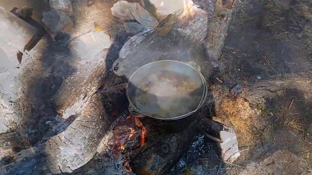 Просто вкусный суп и картошка с салом в фольге на берегу Байкала