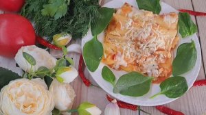 Канеллони с моцареллой, с помидорками черри под мясным соусом! Это очень вкусно!😋