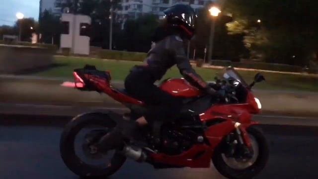 спокойная и размеренная езда #мототаня девушка на мотоцикле Kawasaki Zx6r