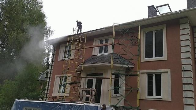 чистка крыши от мха