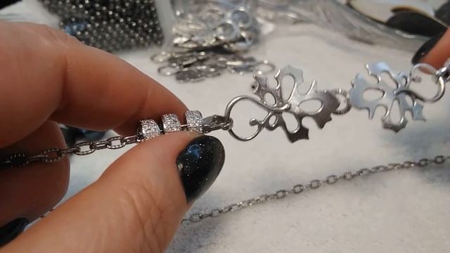 KS. Легко, дешево и очень красиво: колье из 3-х замочков -тоглов. Фурнитура из магазина Beebeecraft смотреть онлайн