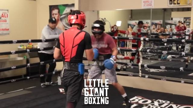 FULL RYAN GARCIA SPARRING WHILE CANELO WATCHES & SHOWS LOVE TO RYAN & GIVE POINTERS HOW TO FIGHT