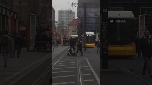 Berlin BVG Straßebahn M5: Alexanderplatz - Spandauer Straße/Marienkirche