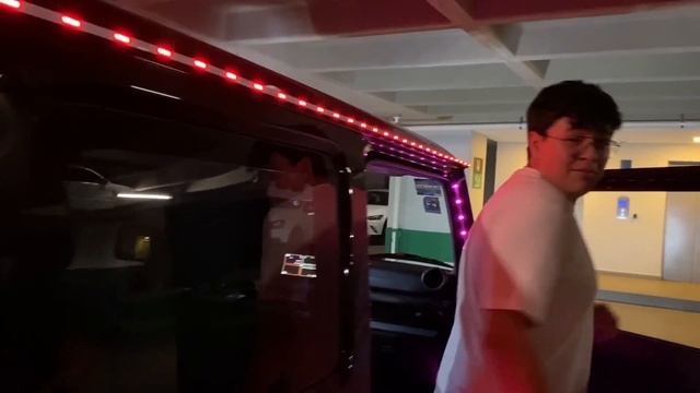 SORPRENDO A MI HERMANO CON SU COCHE NEÓN смотреть онлайн