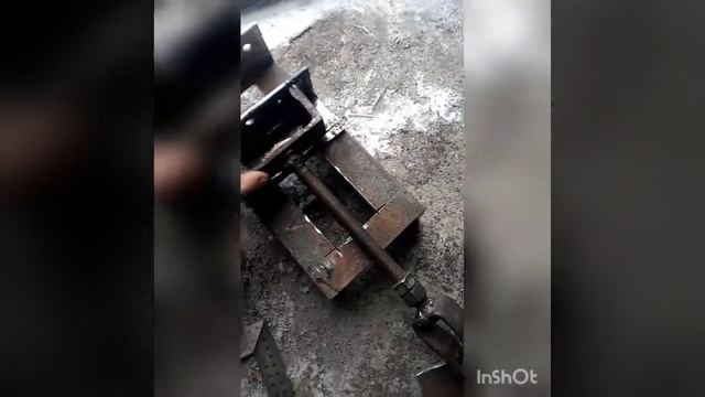 Самодельные тиски для сверлильного станка. смотреть онлайн