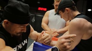 AKIMBO 69 ПРОТИВ ОГРОМНОГО КАЧКА / АРМРЕСТЛИНГ