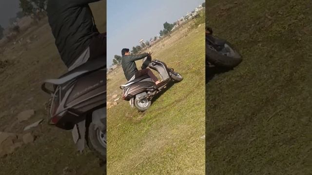 Honda# Activa stunt karte gir gayi ??