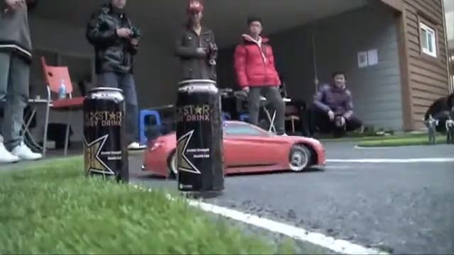 Дрифт машинки на радио упровлении смотреть онлайн