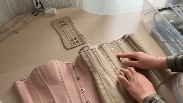 Вместо платья могу сшить это! Покажу, как сделать весенний корсет из ткани и с немецкими лентами!! смотреть онлайн