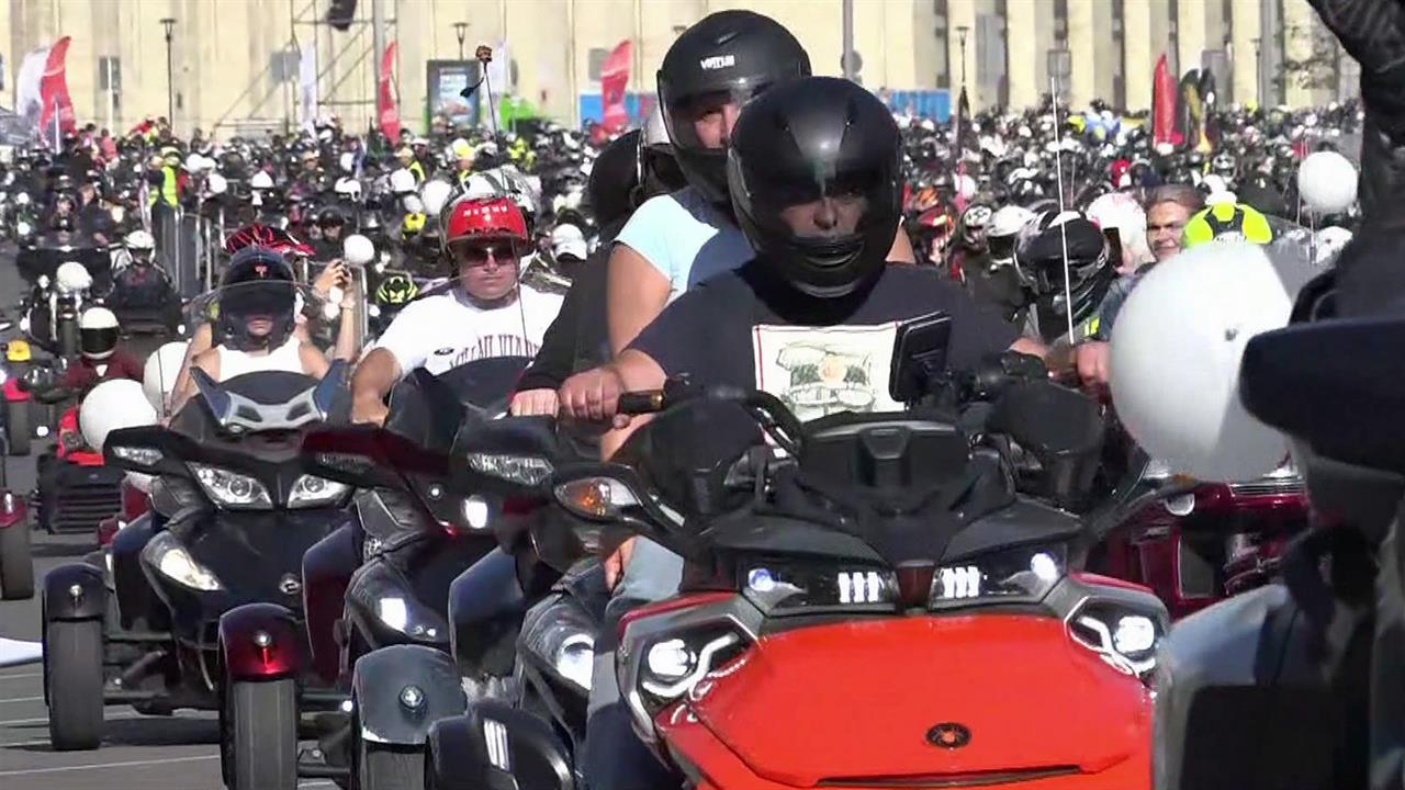 В Москве громко прошло закрытие мотосезона