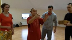 Объяснение фали выброса силы в стиле Му Юйчуня :)