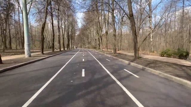 Поездка на велосипеде в парк Сокольники, впервые этой весной 2022 года смотреть онлайн