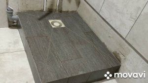 Ванная комната с душевым ограждением в стиле