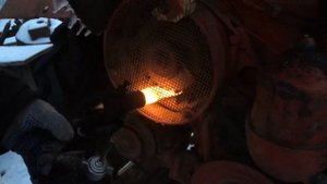 Запуск дизеля в мороз -20/ запускаем трактор Т-16