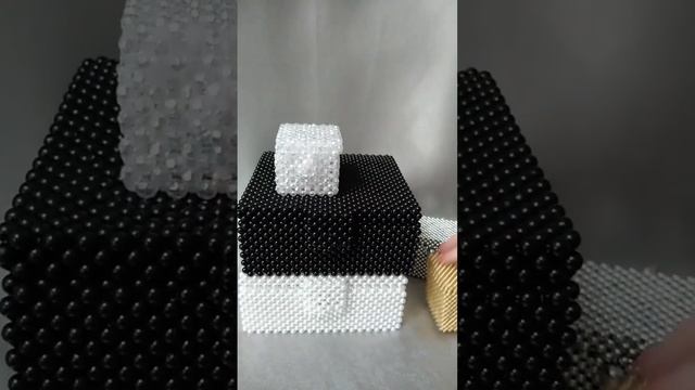 Авторские шкатулки из бусин #handmade #жемчужина #сумкаженская #сумкаизбусин #аксессуары #хендмейд смотреть онлайн