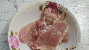 Свиная корейка с луком и морковью в духовке