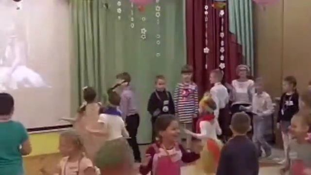 Физкультминутка с "аборигенами" смотреть онлайн