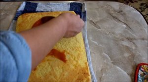 Бисквитный рулет с белковым кремом