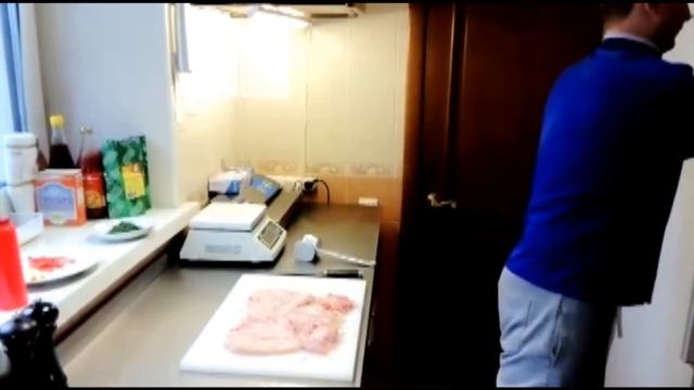 Рулет куриный с сыром и перцем смотреть онлайн