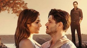 Ханде Эрчел и Керем Бюрсин до сериала "Постучись в мою дверь"